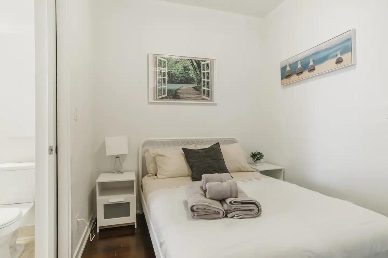 Luxury 2-Bedroom Condo Parking, View Of Cn Tower Toronto Esterno foto